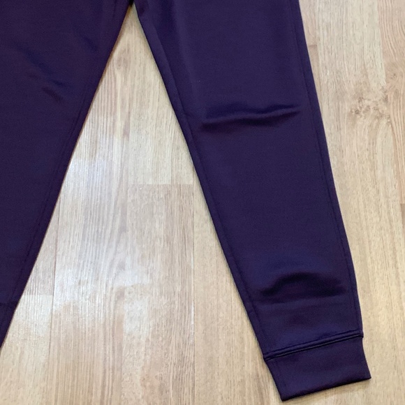 Plum Jogger - Picture 3 of 5
